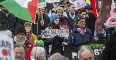 Activists march from Whitehall to the U.S. Embassy during a national demonstration in support of the Palestinian people in London, U.K., Feb. 19, 2025. (EPA Photo)