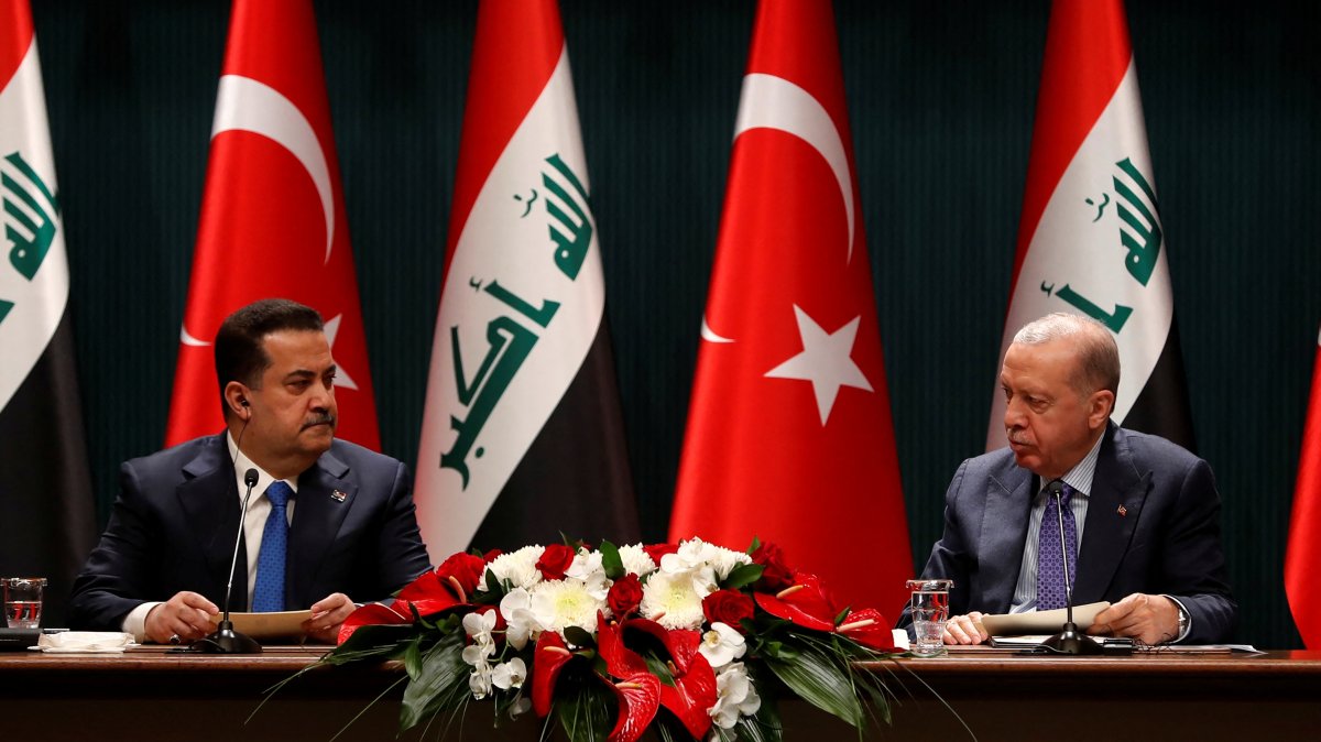 Turkish President Recep Tayyip Erdoğan and Iraq&#039;s Prime Minister Mohammed Shia al-Sudani (L) attend the signing ceremony of memoranda of understanding, in Ankara, Türkiye, May 8, 2025. (Reuters Photo) 