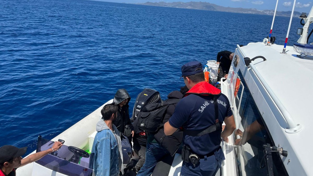The coast guard rescues migrants in southern Muğla province, Türkiye, May 20, 2025 (AA Photo)
