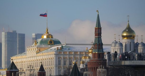 The Russian national flag waves at the Kremlin in Moscow, Russia, Jan. 6, 2023. (DHA Photo)
