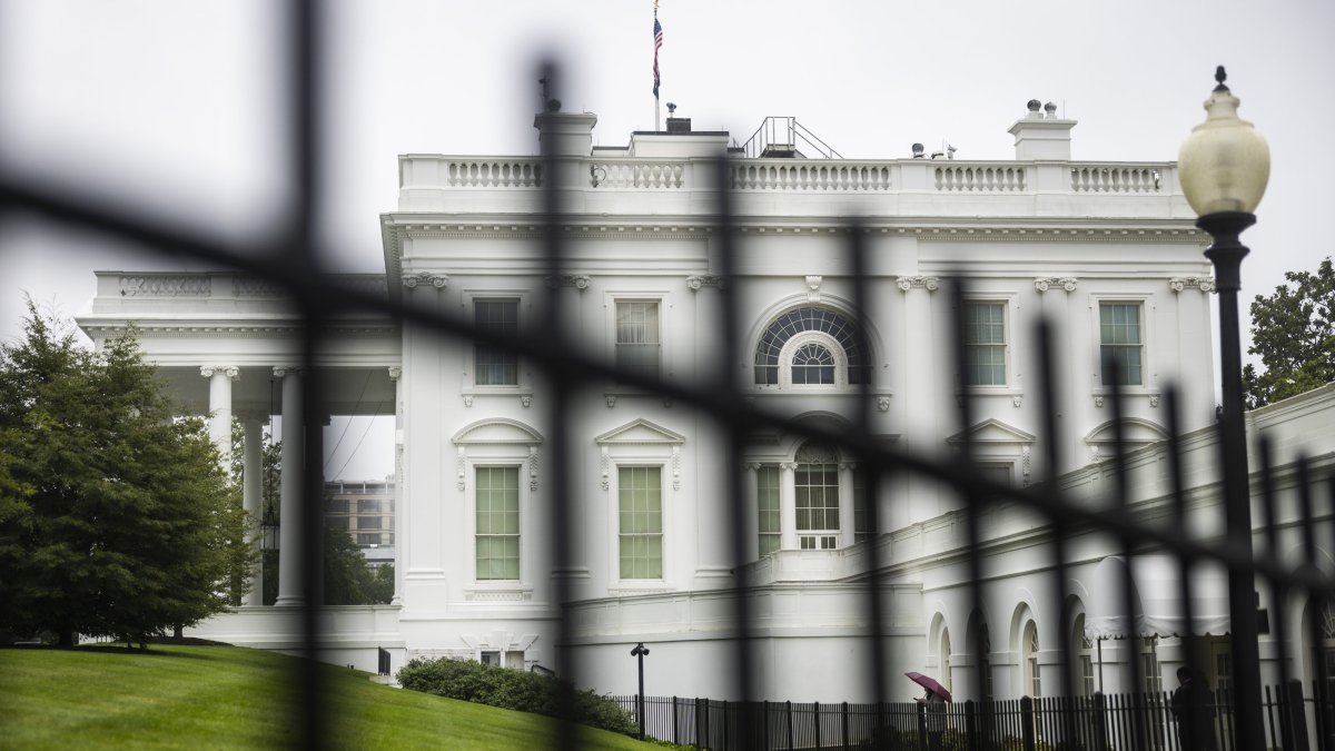 U.S. President Donald Trump confirmed to reporters that he warned Israeli President Benjamin Netanyahu not to attack Iran while they and the U.S. continue to hold nuclear talks, the White House, Washington, D.C., U.S., May 28, 2025. (EPA Photo)