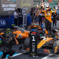 McLaren&#039;s Australian driver Oscar Piastri celebrates winning the Spanish Formula One Grand Prix at the Circuit de Catalunya in Montmelo, Barcelona, Spain, June 1, 2025. (AFP Photo)