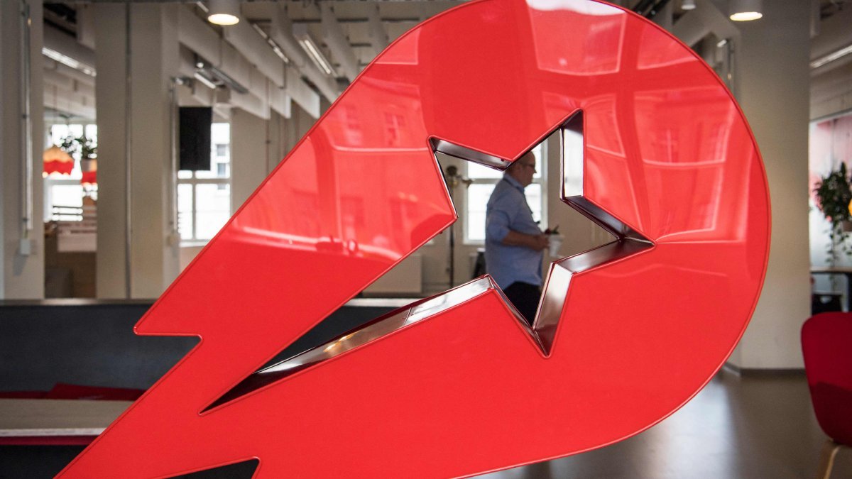 The logo of the global headquarters of online food ordering and delivery giant Delivery Hero, Berlin, Germany, June 27, 2017. (AFP Photo)